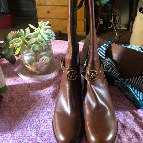Boots - Picture 1 of 2
